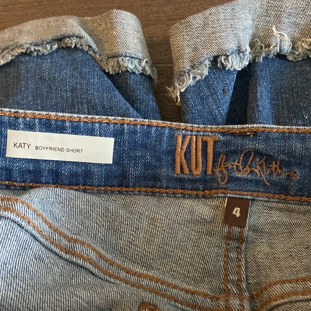 KUT from the Cloth “Katy” Boyfriend Denim Shorts - Picture 4 of 4